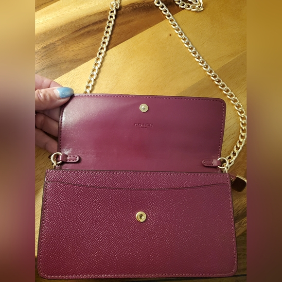 COACH CELL CROSSBODY WALLET IN PERFECT CONDITION! - Picture 10 of 14